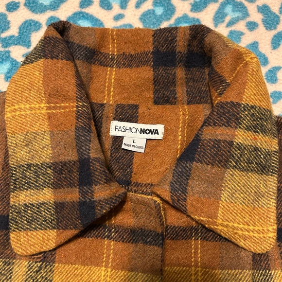 Fashion Nova Plaid Shacket in Large- Brown Yellow and Black. - Picture 6 of 7